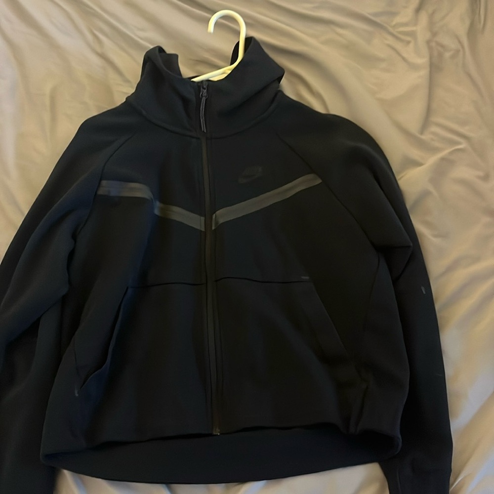 black nike tech
